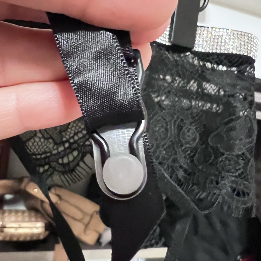 Victoria’s Secret Lace & Rhinestone Garter - Picture 8 of 9